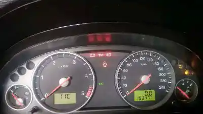 Veicolo di demolizione ford mondeo berlina (ge) ambiente dell'anno 2003 alimentato hjbb