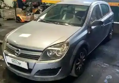 Vehículo de desguace opel astra h berlina elegance del año 2004 con motor z17dtl