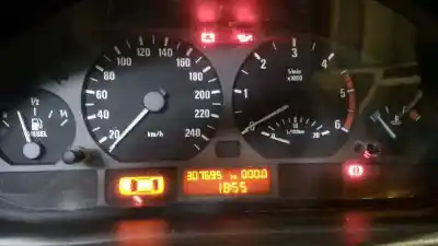 Veículo de Sucata bmw serie 3 berlina (e46) 320d do ano 2000 alimentado 204d1