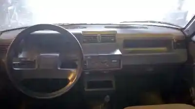 Veicolo di demolizione renault 5 (b/c40) c (c 400) dell'anno 1990 alimentato c1j