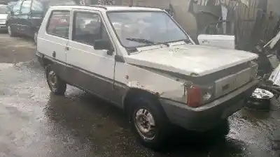 Veicolo di demolizione fiat panda 45 dell'anno 1980 alimentato a112b1054