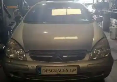 Véhicule à la ferraille citroen                                            c5 berlina                                                                                                                                                                                                                                                 2.2 hdi vivace                                                                                                                                                                                                                                             de l'année 2001 alimenté 4hx