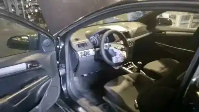 Veículo de Sucata opel astra gtc sport do ano 2006 alimentado z19dtj