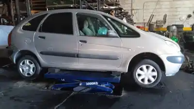 Veículo de Sucata citroen xsara picasso 2.0 hdi exclusive do ano 2004 alimentado rhy