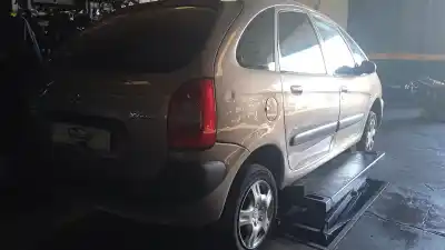 Veículo de Sucata citroen xsara picasso 2.0 hdi exclusive do ano 2004 alimentado rhy