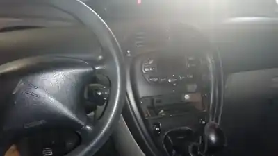 Veículo de Sucata citroen xsara picasso 2.0 hdi exclusive do ano 2004 alimentado rhy