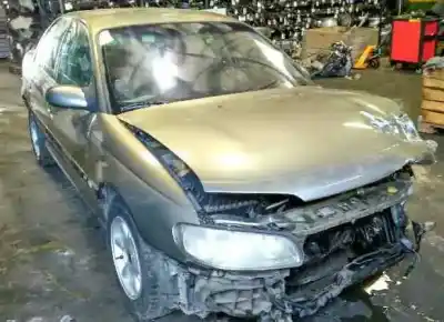 Vehículo de desguace opel omega b básico berlina del año 1996 con motor 25dt