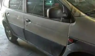 Здавання транспортного засобу renault scenic rx4 (ja0) 1.9 dci salomon року 2001 потужний f8q790