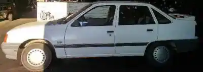 Veículo de Sucata opel kadett e california berlina do ano 1991 alimentado c14nz