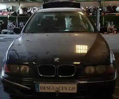 Veicolo di demolizione bmw                                                serie 5 berlina (e39)                                                                                                                                                                                                                                      520i                                                                                                                                                                                                                                                       dell'anno 1997 alimentato m10b20