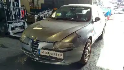 Vehículo de desguace ALFA ROMEO 147 (190) 1.6 T.Spark Distinctive del año 2001 con motor AR32104