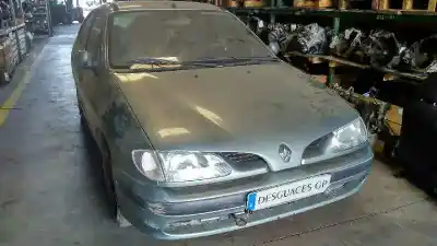 Veicolo di demolizione RENAULT                                            MEGANE I BERLINA HATCHBACK (BA0)                                                                                                                                                                                                                           1.6e Europa                                                                                                                                                                                                                                                dell'anno 1998 alimentato F8Q620