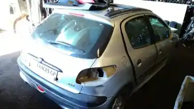 Veicolo di demolizione peugeot                                            206 berlina                                                                                                                                                                                                                                                e-music                                                                                                                                                                                                                                                    dell'anno 1999 alimentato hfz