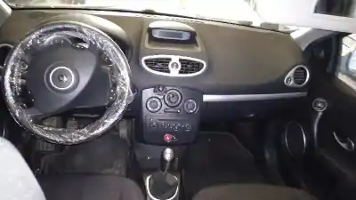 Veicolo di demolizione renault clio iii confort expression dell'anno 2007 alimentato k4j780
