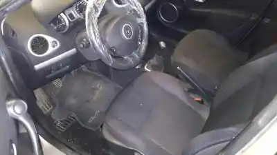 Veicolo di demolizione renault clio iii confort expression dell'anno 2007 alimentato k4j780