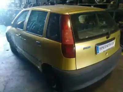Vehicul casat fiat punto (176_) 75 1.2 al anului 1996 alimentat 176a8000