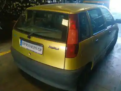 Vehicul casat fiat punto (176_) 75 1.2 al anului 1996 alimentat 176a8000