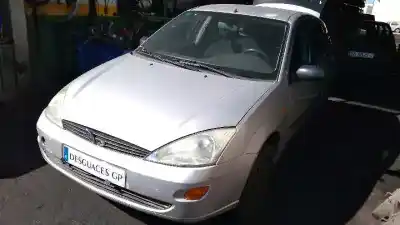 Vehículo de desguace FORD FOCUS BERLINA (CAK) Ambiente del año 1999 con motor 