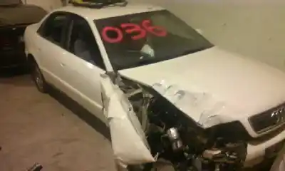 Verschrottungsfahrzeug AUDI A4 BERLINA (B5) 1.8 des Jahres 1999 angetrieben ADR