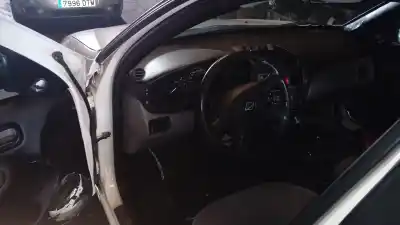 Veicolo di demolizione nissan almera (n16/e) acenta dell'anno 2001 alimentato yd22d