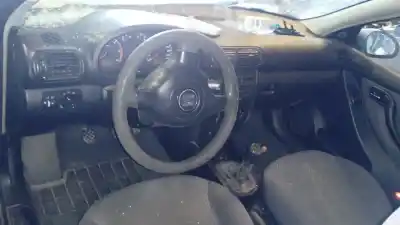 Sloopvoertuig seat leon (1m1) signo van het jaar 2004 aangedreven asv