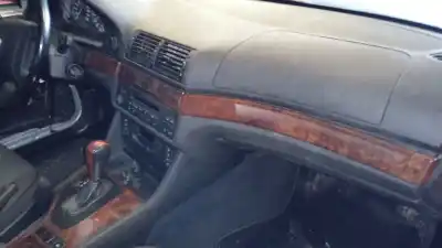 Veicolo di demolizione bmw serie 5 berlina (e39) 528i dell'anno 1999 alimentato 286s2