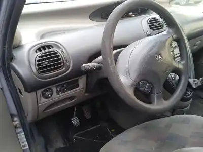 Veicolo di demolizione citroen xsara picasso 1.6 16v exclusive dell'anno 2002 alimentato nfv