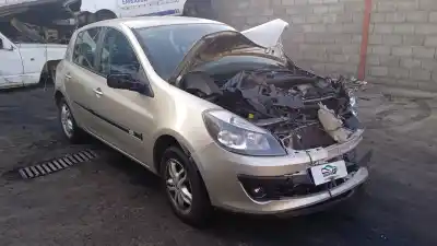 Veicolo di demolizione renault clio iii exception dell'anno 2006 alimentato d4f740