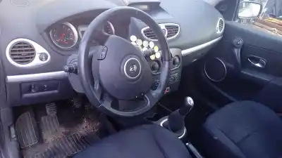 Veicolo di demolizione renault clio iii exception dell'anno 2006 alimentato d4f740