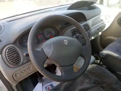Scrapping Vehicle renault scenic (ja..) 1.9 dci authentique of the year 2000 powered f9q