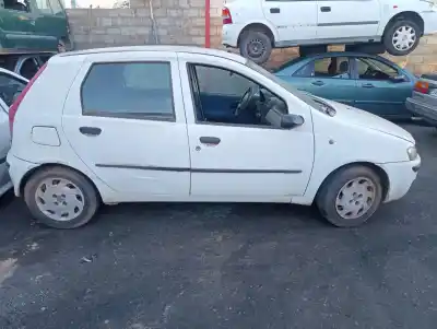 Veículo de Sucata fiat punto berlina (188) 1.2 8v dynamic do ano 2003 alimentado 188a4000