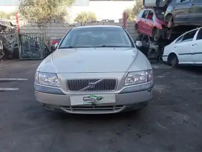 Véhicule à la ferraille VOLVO S80 BERLINA D5 de l'année 2002 alimenté D5244T