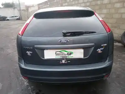 Veicolo di demolizione ford focus berlina (cap) ambiente (d) dell'anno 2006 alimentato kkda