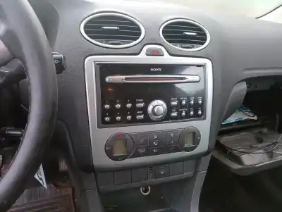 Veicolo di demolizione ford focus berlina (cap) ambiente (d) dell'anno 2006 alimentato kkda