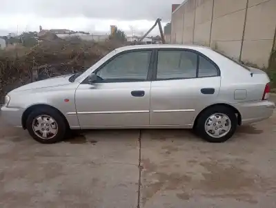 Veicolo di demolizione hyundai accent (lc) gl 4p dell'anno 2001 alimentato g4ea