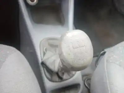 Veicolo di demolizione hyundai accent (lc) gl 4p dell'anno 2001 alimentato g4ea