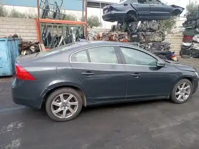 Veículo de Sucata volvo s60 lim. momentum do ano 2013 alimentado d5204t3