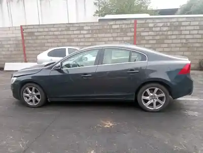 Veículo de Sucata volvo s60 lim. momentum do ano 2013 alimentado d5204t3