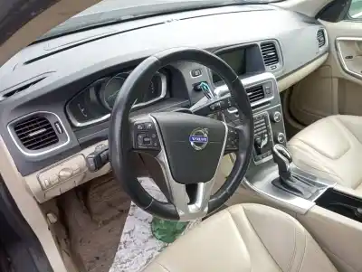 Veículo de Sucata volvo s60 lim. momentum do ano 2013 alimentado d5204t3