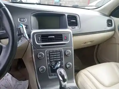 Veículo de Sucata volvo s60 lim. momentum do ano 2013 alimentado d5204t3