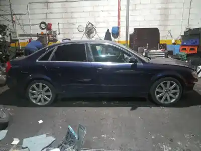 Veículo de Sucata audi a4 berlina (8e) 2.5 v6 24v tdi do ano 2004 alimentado bau
