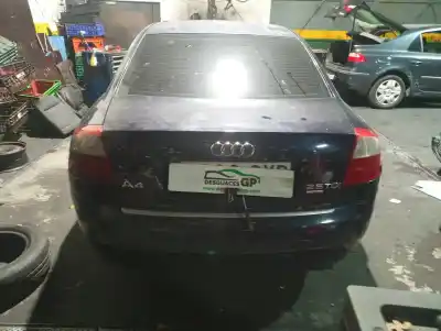 Veículo de Sucata audi a4 berlina (8e) 2.5 v6 24v tdi do ano 2004 alimentado bau