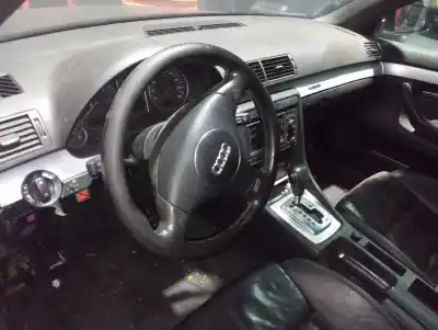 Veículo de Sucata audi a4 berlina (8e) 2.5 v6 24v tdi do ano 2004 alimentado bau