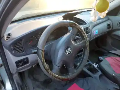 Véhicule à la ferraille nissan                                             almera (n16/e)                                                                                                                                                                                                                                             comfort                                                                                                                                                                                                                                                    de l'année 2002 alimenté yd22