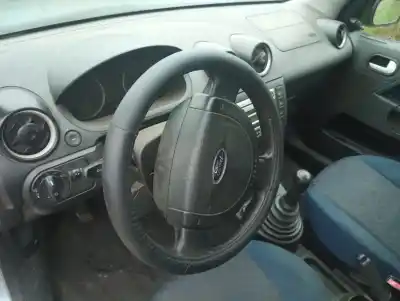 Veículo de Sucata ford fiesta (cbk) ambiente do ano 2005 alimentado f6ja