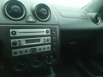 Veículo de Sucata ford fiesta (cbk) ambiente do ano 2005 alimentado f6ja