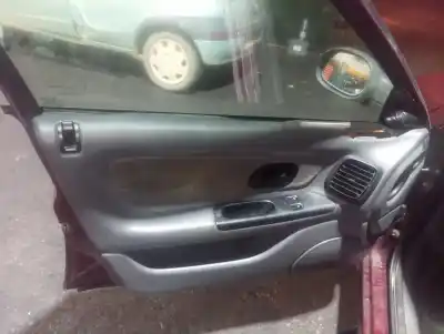 Sloopvoertuig renault laguna (b56) 2.0 d rn (b56f/g) van het jaar 1996 aangedreven g8t