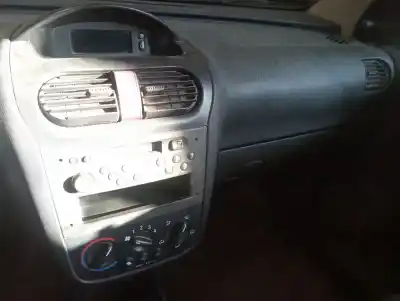 Здавання транспортного засобу opel corsa c club року 2002 потужний z12xe