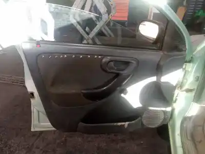 Здавання транспортного засобу opel corsa c club року 2002 потужний z12xe