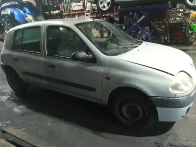 Здавання транспортного засобу renault clio ii fase i (b/cbo) 1.2 року 2000 потужний d7f